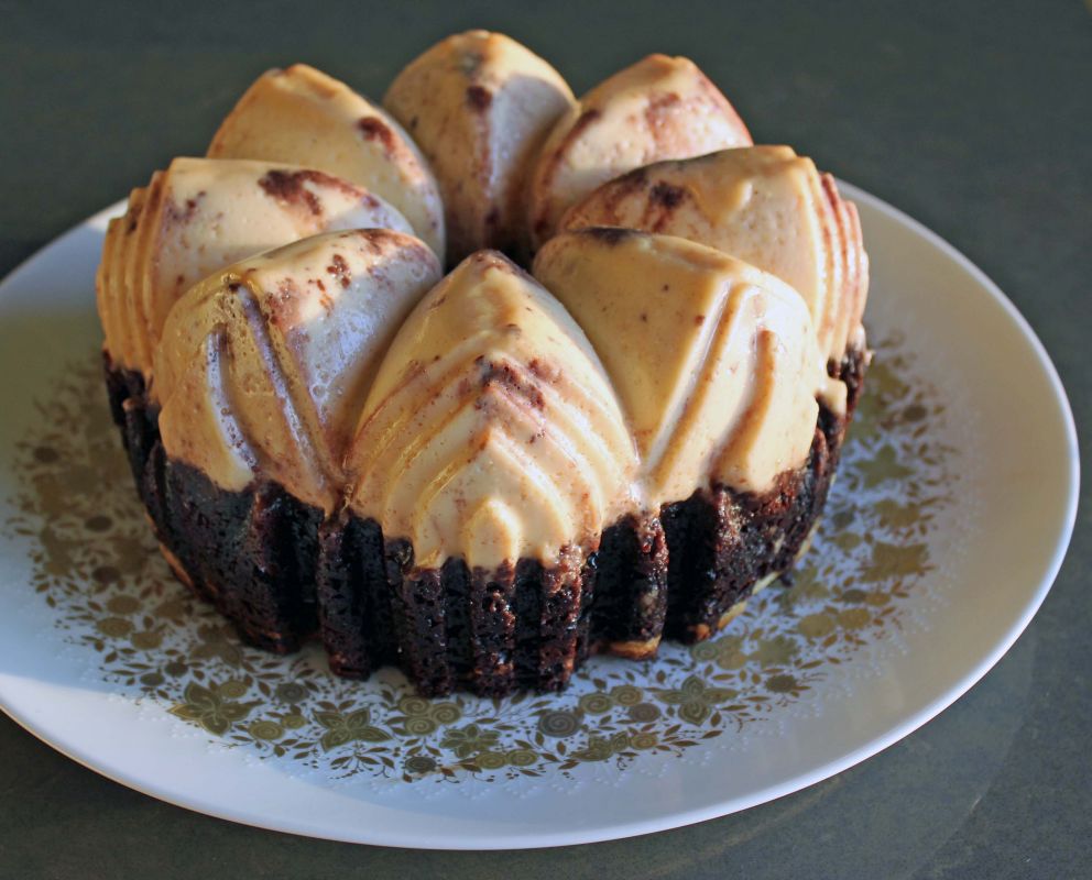 Schokoladenkuchen mit Vanillepudding - guuglhupf